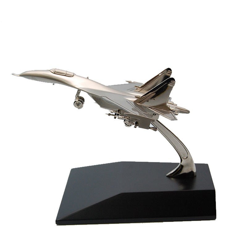  Imagen de Maqueta de avión de combate pequeño plateado por Estrella Militar
