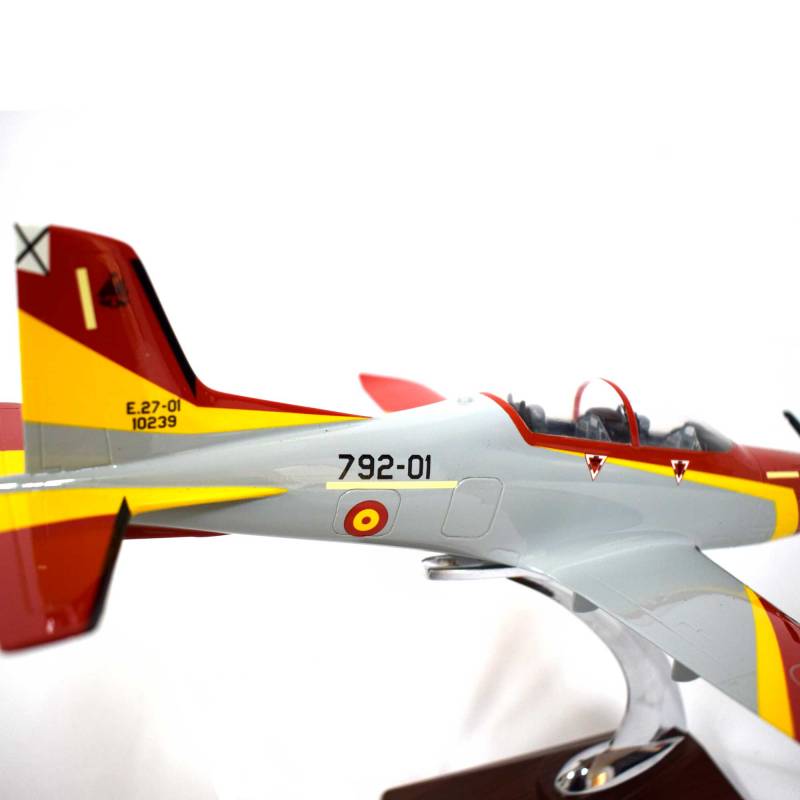  Imagen de Maqueta avión acrobático Pilatus PC-21 por Estrella Militar